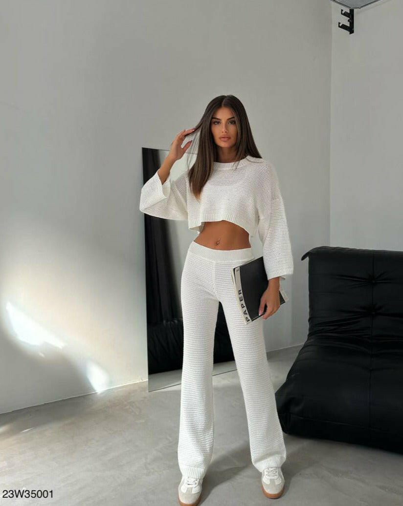 Oversized Knit Blouse and Pants Set in White - Noxlook