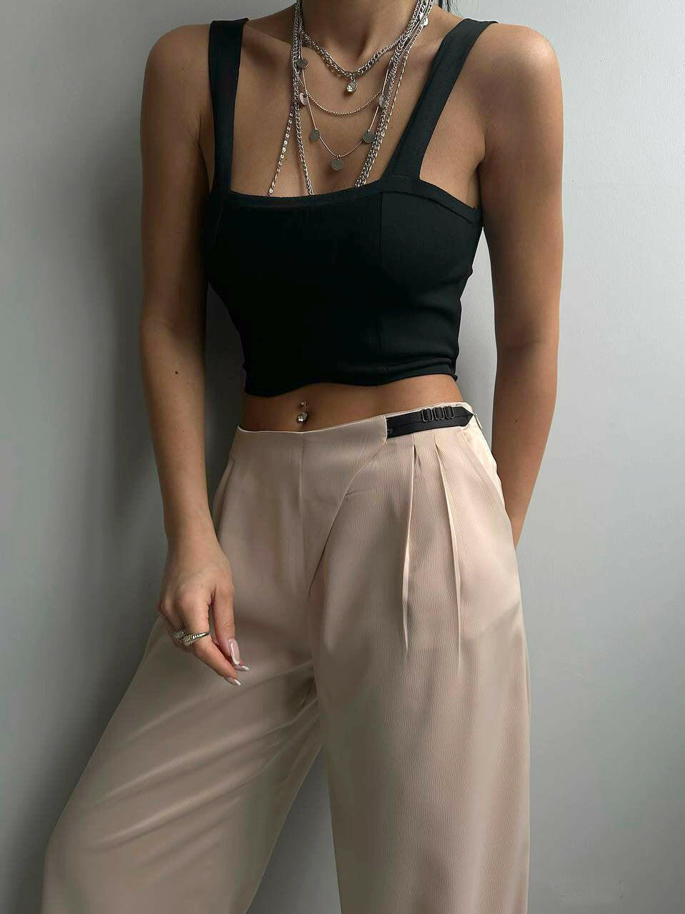 Pleated Belted Trousers in Beige - Noxlook