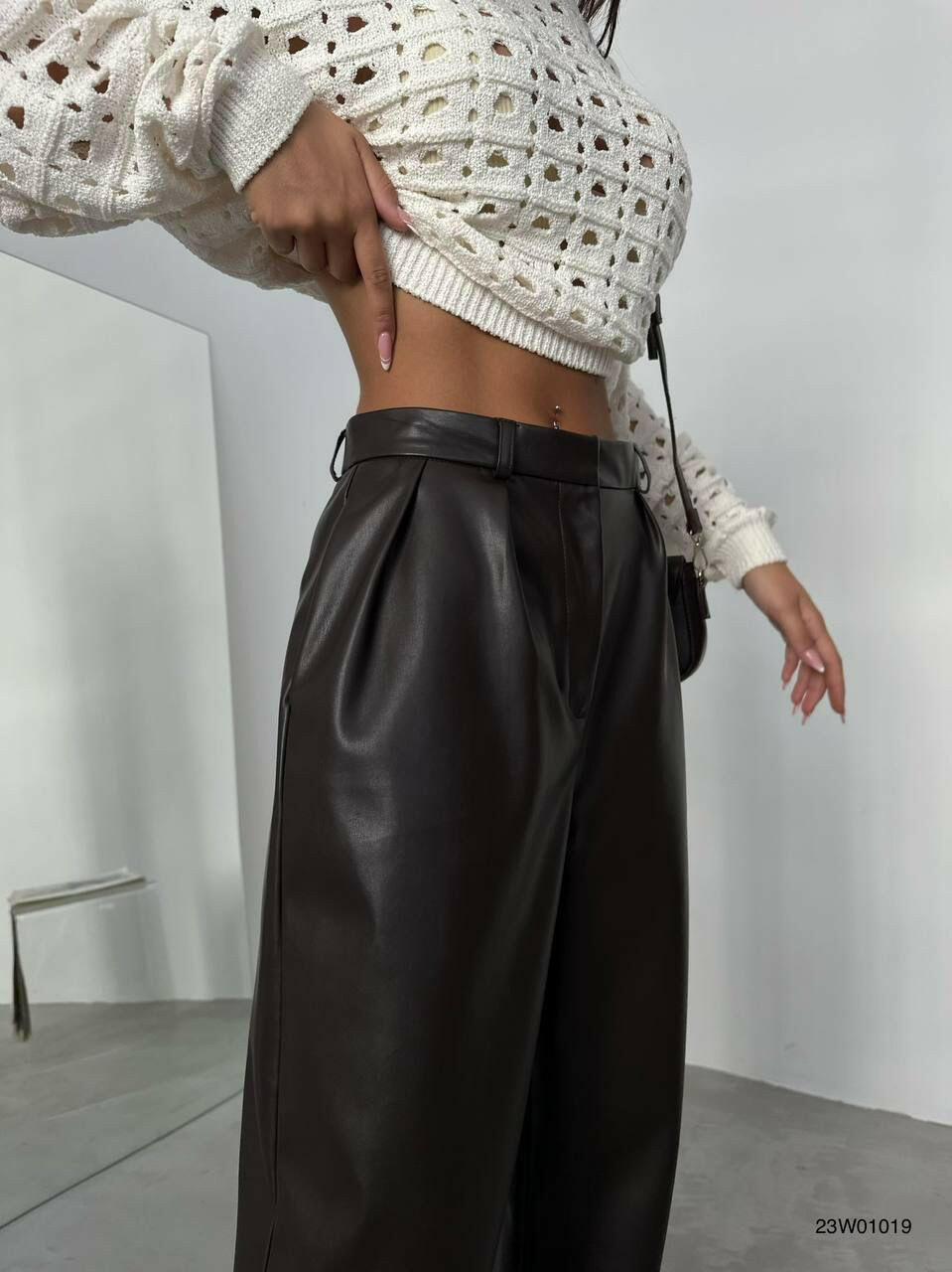 Pleated Wide-Leg Leather Pants Brown  - Noxlook