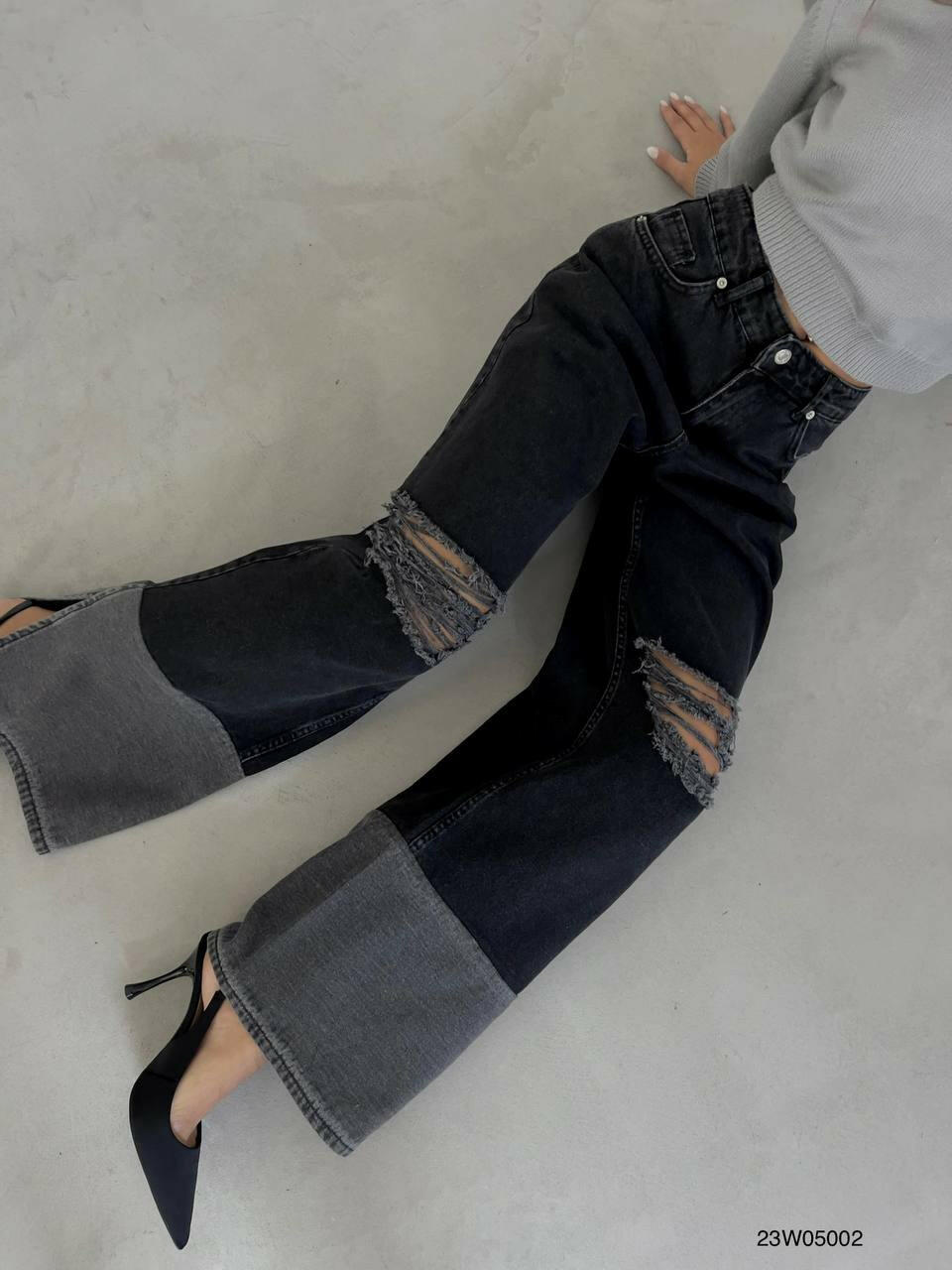 Wide-Leg Distressed Jeans -  Wash Smoke