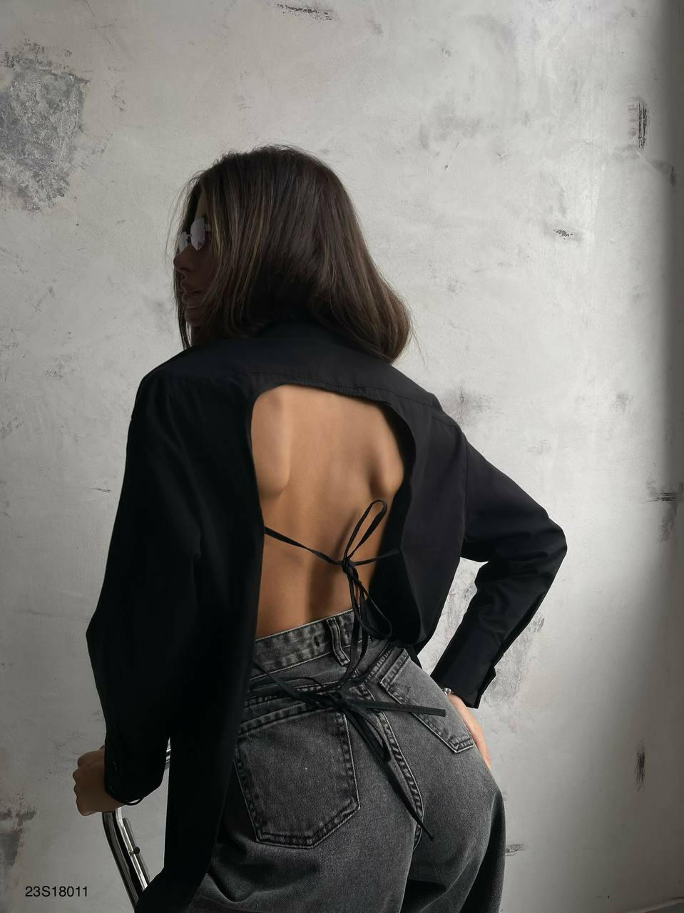 Backless Long Sleeveless Lace-up Shirt in Black - Noxlook